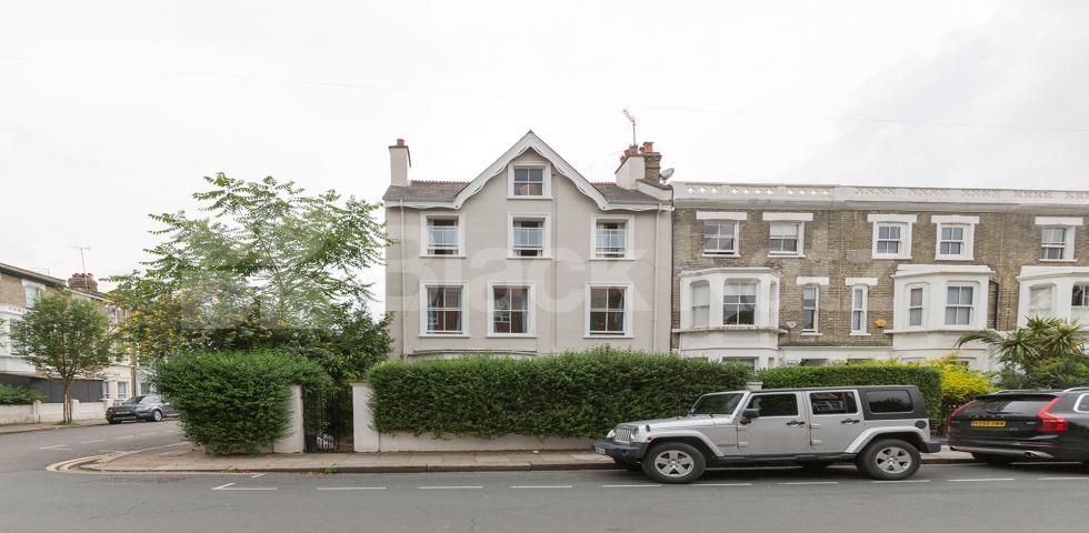 			2 Bedroom, 1 bath, 1 reception Apartment			 Coverdale Road, Shepherds Bush